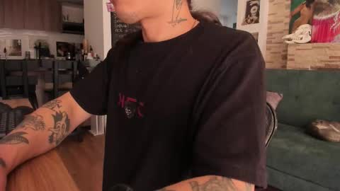 Snapshot of shamelesss_ chatting on October 6, 7:44 pm shamelesss_ online show from October 6, 7:44 pm