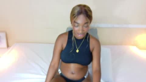 Snapshot of shamira_moore chatting on October 1, 8:26 pm Catalina online show from October 1, 8:26 pm