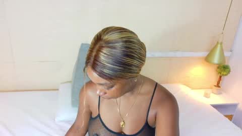 Snapshot of shamira_moore chatting on October 4, 8:07 pm Catalina online show from October 4, 8:07 pm