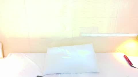 Snapshot of shamira_moore chatting on November 20, 9:14 pm Catalina online show from November 20, 9:14 pm