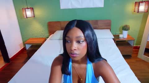 Snapshot of shamira_moore chatting on November 25, 5:57 pm Catalina online show from November 25, 5:57 pm