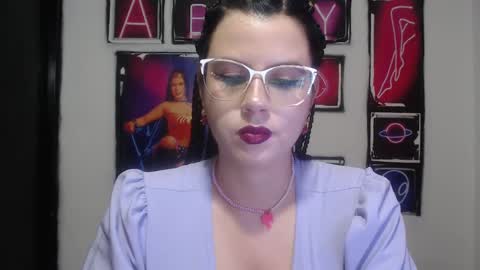 Shanell Moore online show from December 20, 7:17 pm