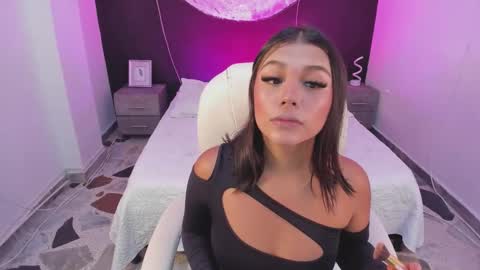 Snapshot of shaniadaniels chatting on September 10, 8:53 pm ShaniaDaniels online show from September 10, 8:53 pm