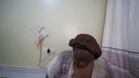 Snapshot of shanny_123 chatting on October 27, 5:44 am shanny_123 online show from October 27, 5:44 am