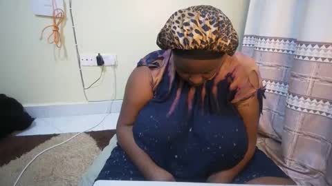 Snapshot of shanny_123 chatting on November 12, 1:17 am shanny_123 online show from November 12, 1:17 am