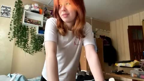 Snapshot of shantaeburleson chatting on October 2, 7:48 am Kristin online show from October 2, 7:48 am