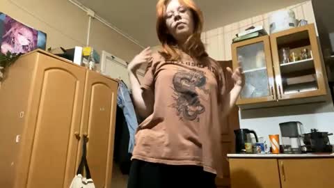 Snapshot of shantaeburleson chatting on October 21, 4:35 am Kristin online show from October 21, 4:35 am