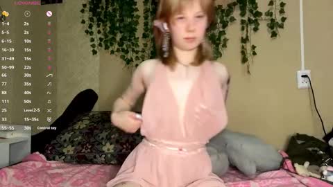 Snapshot of shantaeburleson chatting on November 18, 5:39 pm Kristin online show from November 18, 5:39 pm