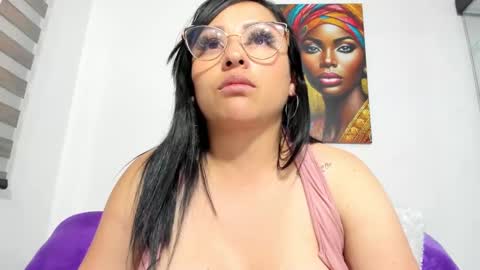 Snapshot of shantall_8 chatting on February 10, 10:40 pm karol online show from February 10, 10:40 pm