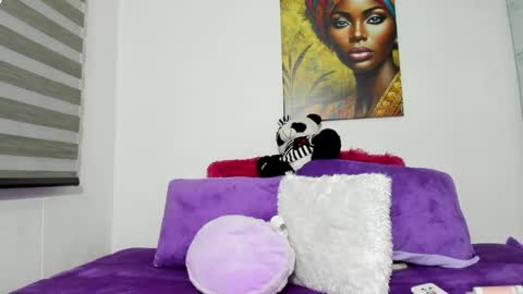 Snapshot of shantall_8 chatting on February 21, 10:39 am karol online show from February 21, 10:39 am