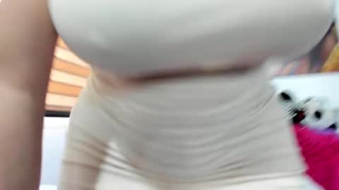 Snapshot of shantall_8 chatting on February 27, 2:43 pm karol online show from February 27, 2:43 pm