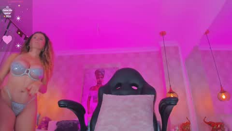 Shantal online show from March 7, 2:01 pm