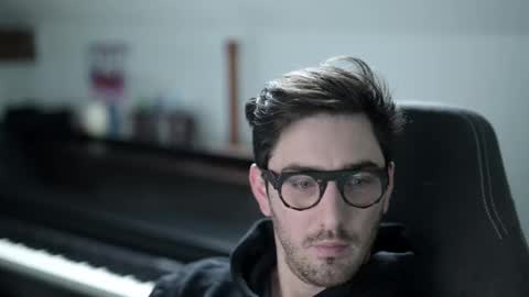 Snapshot of shape80 chatting on December 16, 9:14 am frenchy boy online show from December 16, 9:14 am