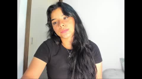 Snapshot of shara_jones chatting on February 16, 9:15 am Sara online show from February 16, 9:15 am