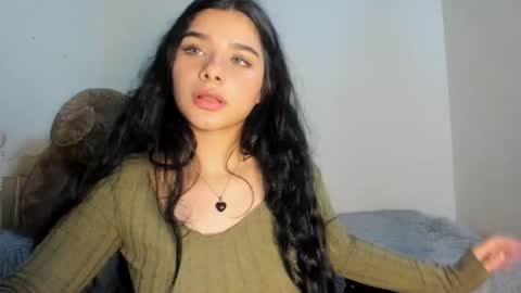 Snapshot of shara_jones chatting on October 29, 1:19 am Sara online show from October 29, 1:19 am