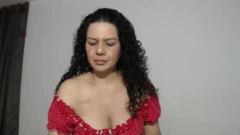 sharickleon11 online show from February 19, 1:40 am