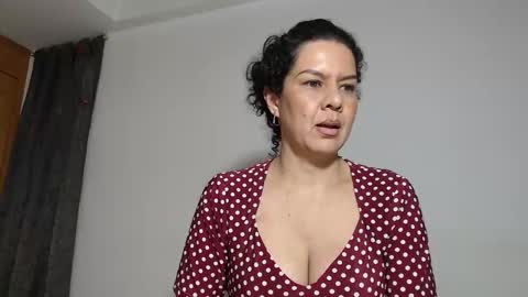 sharickleon11 online show from September 19, 12:45 am