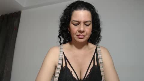 sharickleon11 online show from November 7, 1:05 am