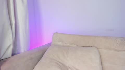 Hi fiends ---- I usually start online from Monday to Friday from 1000 am Saturdays and Sundays at 600 am Colombia time online show from February 26, 6:21 pm