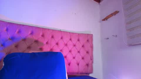 Snapshot of sharlott_kiss chatting on December 30, 11:59 am Sharlott online show from December 30, 11:59 am