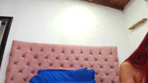 Snapshot of sharlott_kiss chatting on January 9, 11:58 am Sharlott online show from January 9, 11:58 am