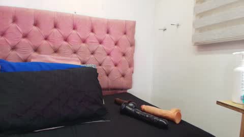 Snapshot of sharlott_kiss chatting on January 20, 11:56 am Sharlott online show from January 20, 11:56 am