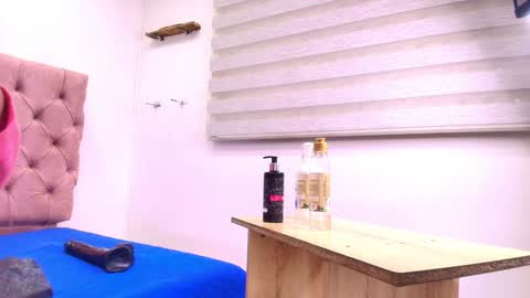 Snapshot of sharlott_kiss chatting on February 1, 11:54 am Sharlott online show from February 1, 11:54 am