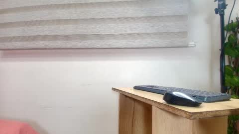 Snapshot of sharlott_kiss chatting on February 14, 11:53 am Sharlott online show from February 14, 11:53 am