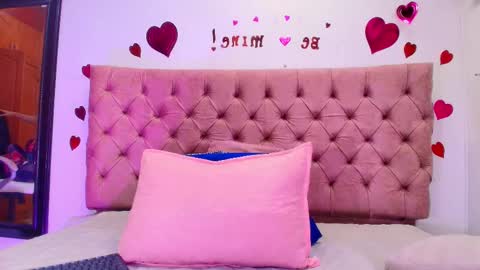 Snapshot of sharlott_kiss chatting on February 27, 11:52 am Sharlott online show from February 27, 11:52 am