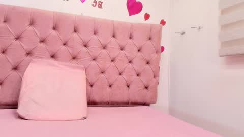 Snapshot of sharlott_kiss chatting on March 8, 11:58 am Sharlott online show from March 8, 11:58 am