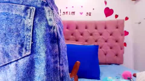 Snapshot of sharlott_kiss chatting on March 12, 11:53 am Sharlott online show from March 12, 11:53 am