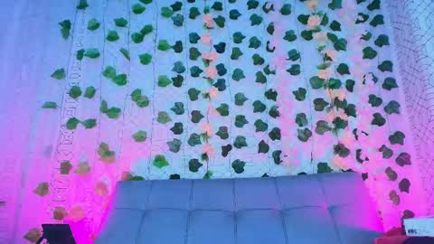 Snapshot of sharlott_kiss chatting on October 1, 3:01 am Sharlott online show from October 1, 3:01 am