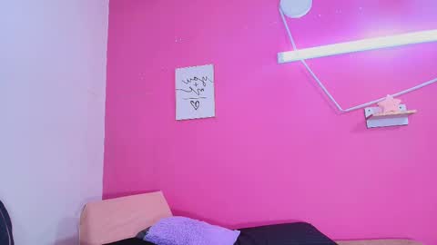 Snapshot of sharlott_kiss chatting on October 8, 3:04 am Sharlott online show from October 8, 3:04 am