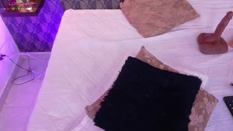 Sharom  online show from February 14, 10:14 pm