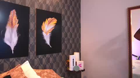 Sharom  online show from October 8, 5:32 pm