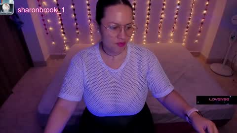 sharon_brook online show from December 18, 2:53 am