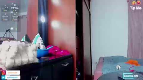 Snapshot of sharon_hill1 chatting on September 16, 10:22 pm Jessica independent model online show from September 16, 10:22 pm