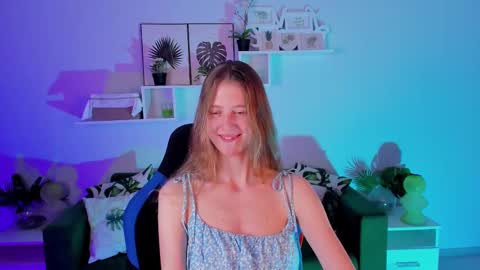 Snapshot of sharonevansi chatting on February 8, 5:50 pm Sharon online show from February 8, 5:50 pm