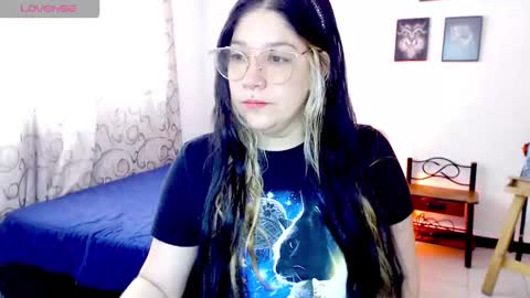 Snapshot of sharoonnn34 chatting on November 25, 3:12 pm SHAROON online show from November 25, 3:12 pm