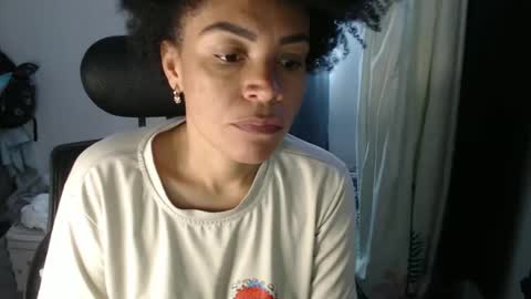 Shayna online show from December 8, 3:45 pm