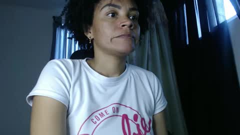 Shayna online show from December 20, 2:05 pm