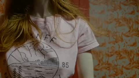 Snapshot of shelikessoymilk chatting on December 25, 3:40 am Erika online show from December 25, 3:40 am