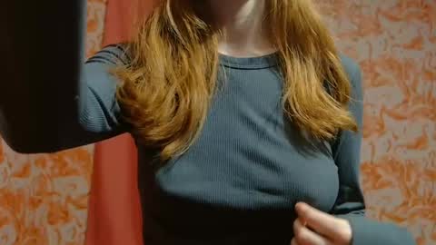 Snapshot of shelikessoymilk chatting on January 6, 1:20 am Erika online show from January 6, 1:20 am