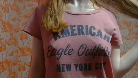 Snapshot of shelikessoymilk chatting on January 17, 3:45 am Erika online show from January 17, 3:45 am