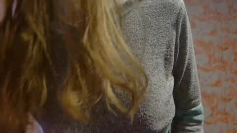 Snapshot of shelikessoymilk chatting on February 23, 8:22 pm Erika online show from February 23, 8:22 pm