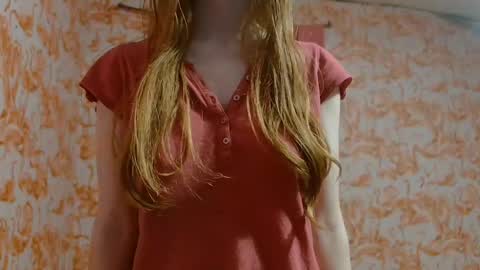 Snapshot of shelikessoymilk chatting on September 17, 3:19 am Erika online show from September 17, 3:19 am