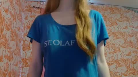 Snapshot of shelikessoymilk chatting on October 16, 5:58 pm Erika online show from October 16, 5:58 pm