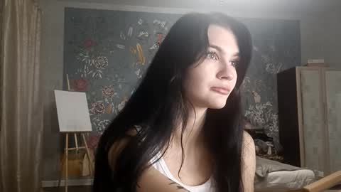 Mila online show from November 18, 8:24 pm