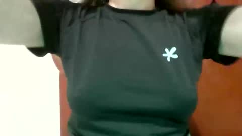 Snapshot of shelsyzevee_ chatting on November 6, 12:33 am shelsyzevee_ online show from November 6, 12:33 am