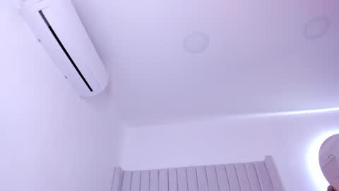 Snapshot of shelynna_azzul chatting on January 16, 10:44 pm shelynna_azzul online show from January 16, 10:44 pm